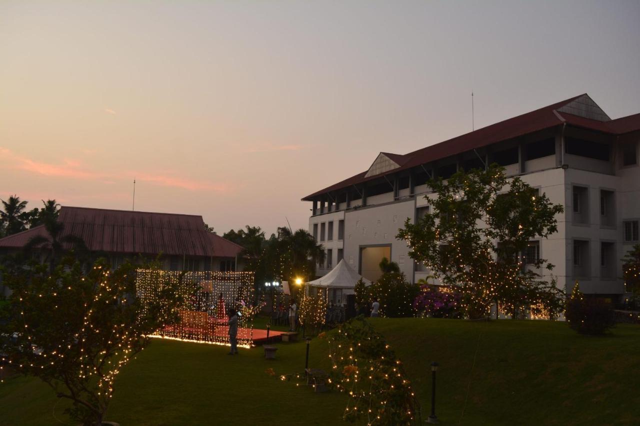 Angamaly Convention Centre Hotel Kochi Luaran gambar